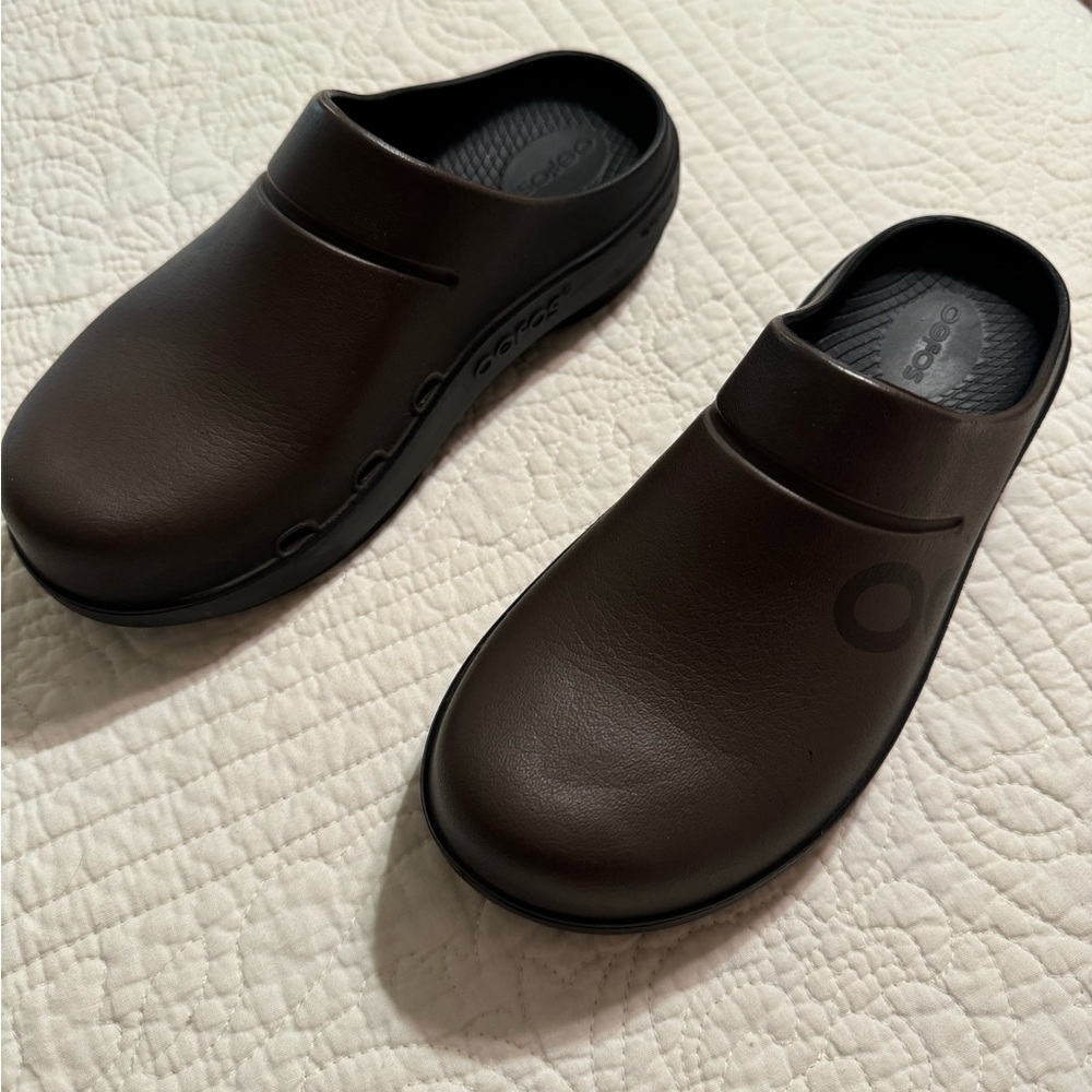 OOFOS recovery shoes